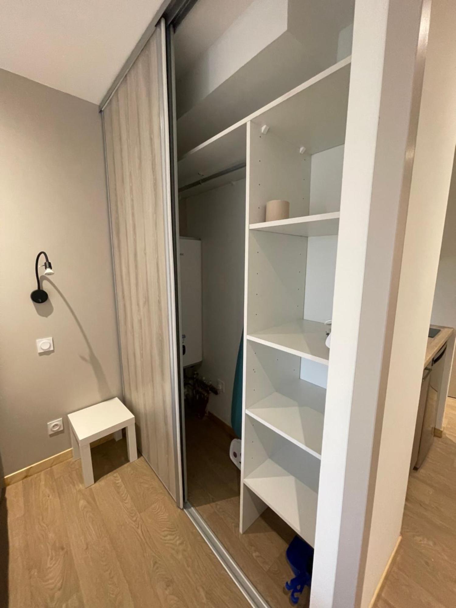 Le Salvador - Appart'Hotel De 18M2 A 44M2 La Talaudiere Eksteriør bilde