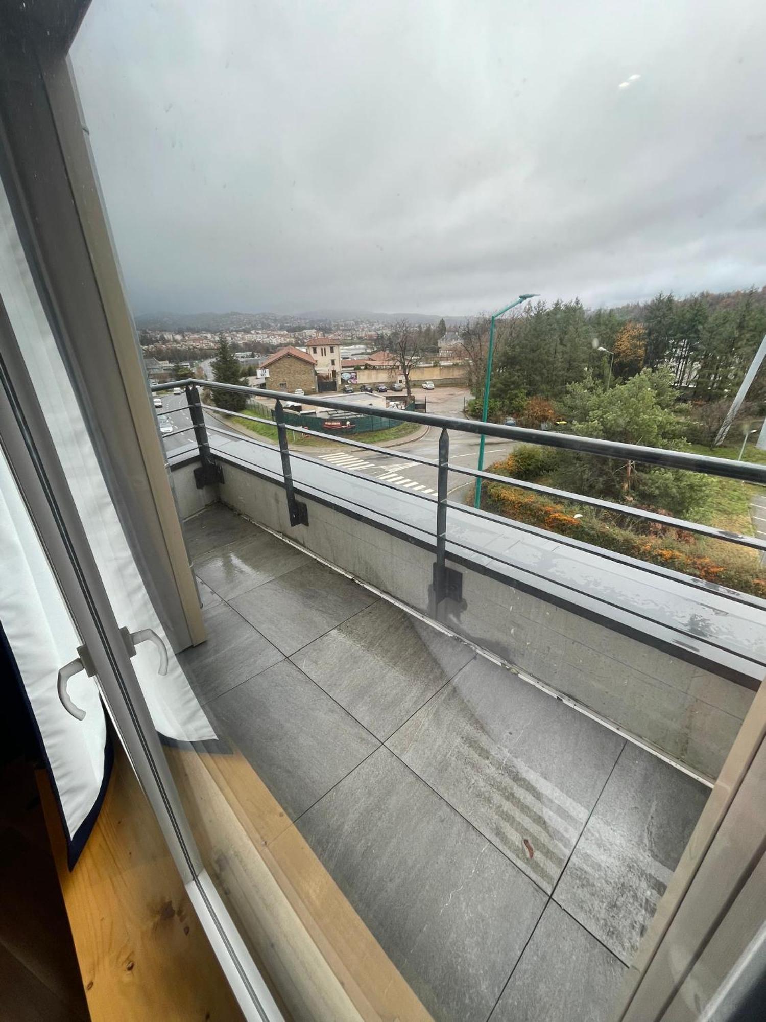 Le Salvador - Appart'Hotel De 18M2 A 44M2 La Talaudiere Eksteriør bilde