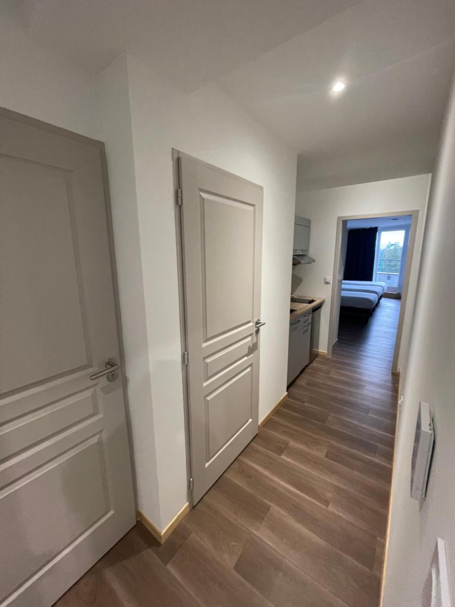 Le Salvador - Appart'Hotel De 18M2 A 44M2 La Talaudiere Eksteriør bilde