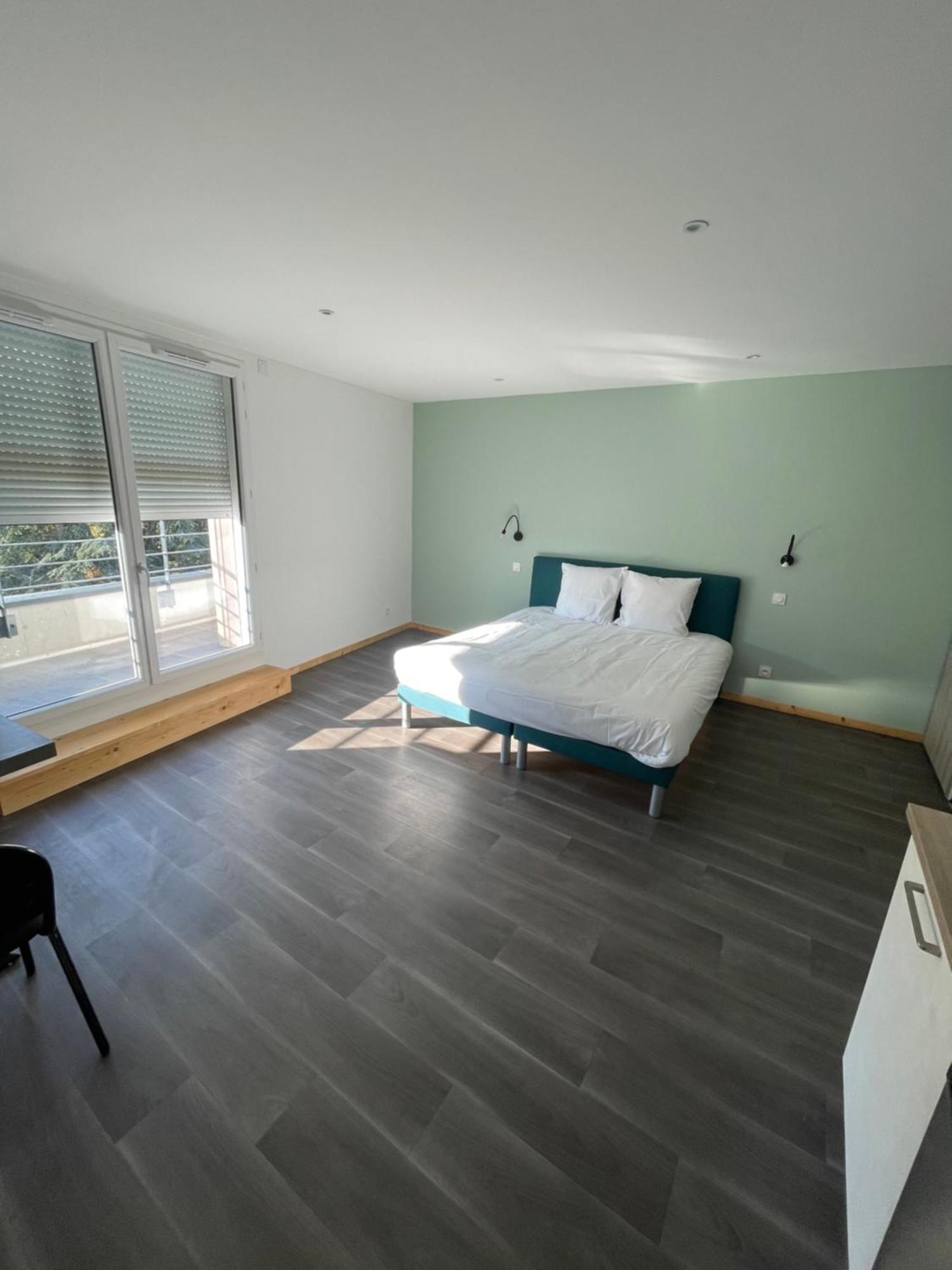Le Salvador - Appart'Hotel De 18M2 A 44M2 La Talaudiere Eksteriør bilde